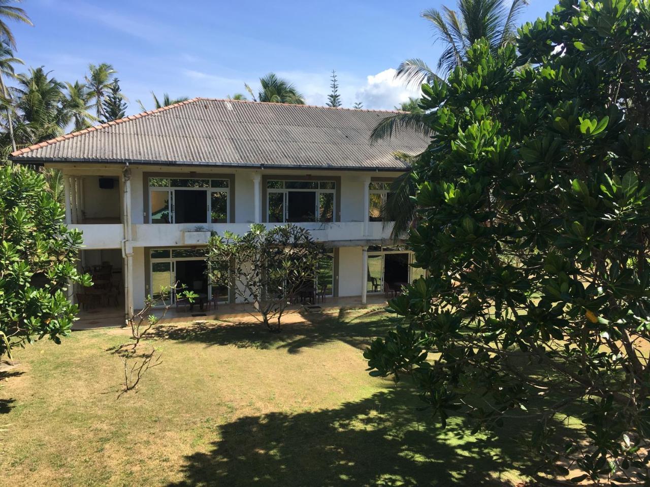 Raja Beach Hotel Balapitiya Eksteriør bilde