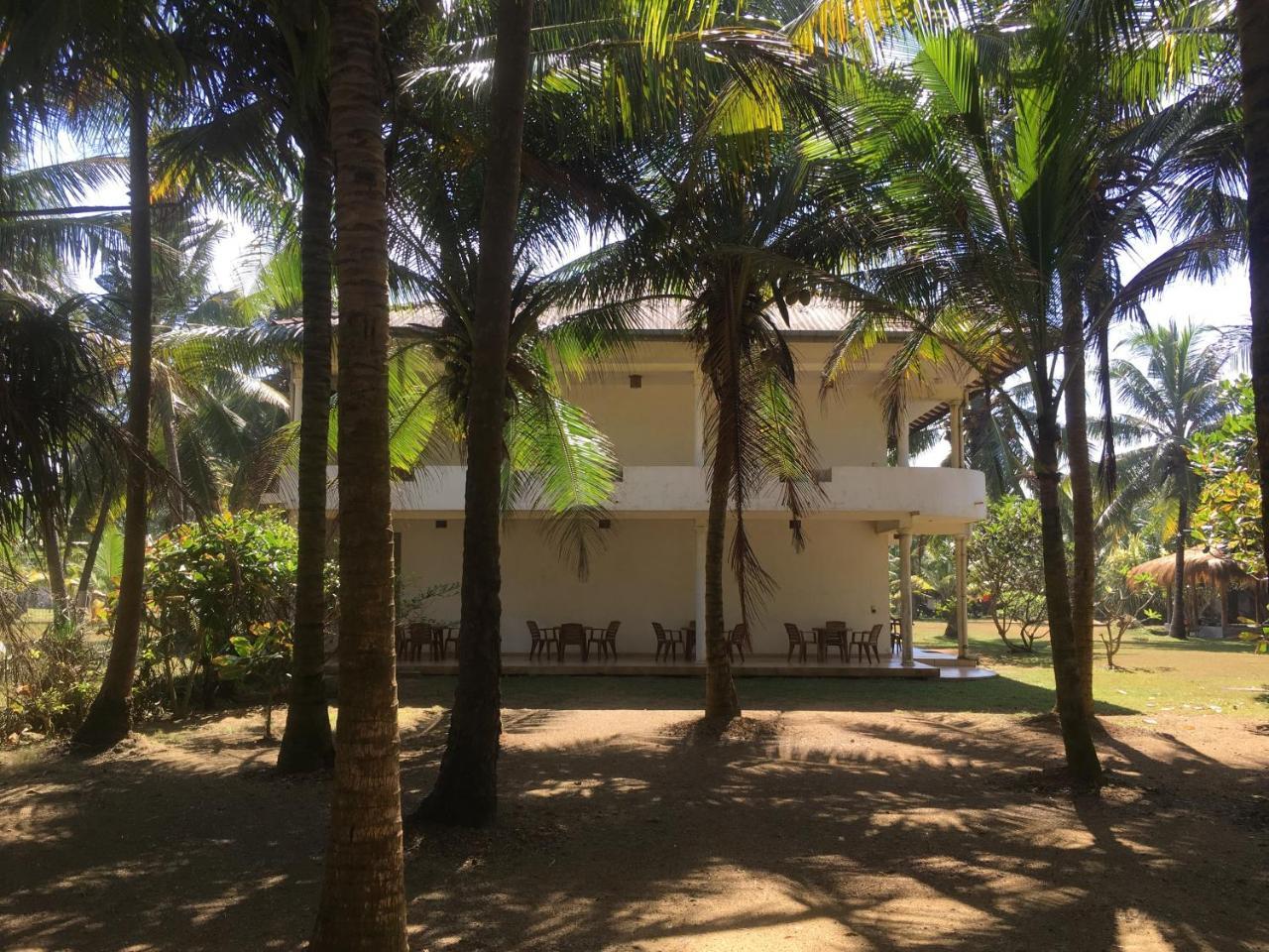 Raja Beach Hotel Balapitiya Eksteriør bilde